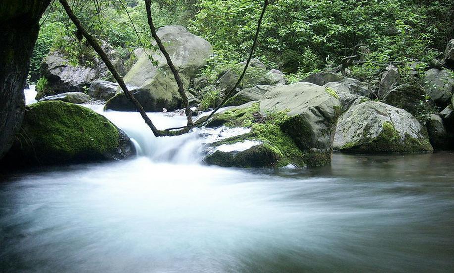 广东省的群山之美，探索漂亮山脉的奥秘